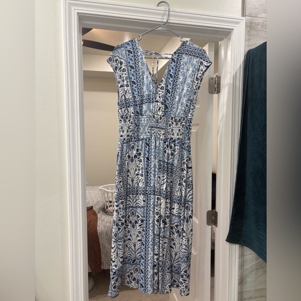 Old Navy Blue and White Floral Maxi Dress
